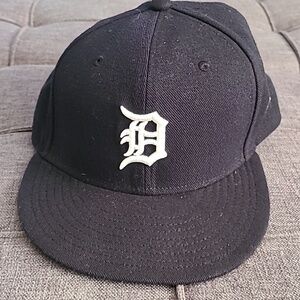 59FIFTY DETROIT TIGERS‎ FITTED BASEBALL CAP HAT 7 3/4 NEW ERA BLACK / WHITE EUC
